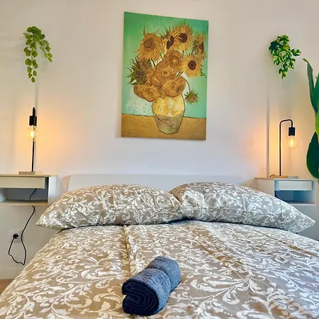 Modern With Garden Near Vienna Apartman *